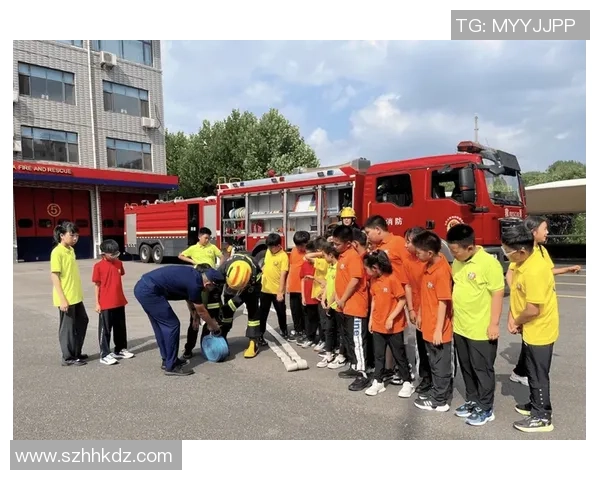 姚明化身消防英雄勇敢救援展现大爱精神与责任担当