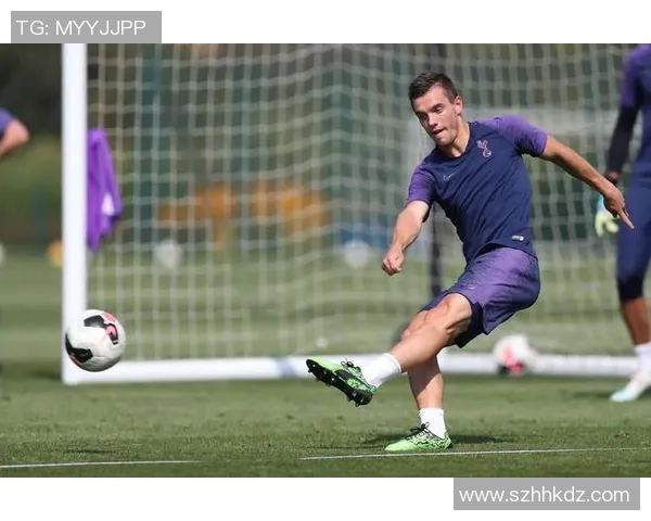 足总杯激战巴萨逆转拜仁红牌事件引发全场热议与争议