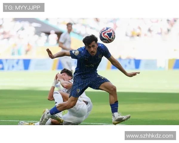 德甲激战:本菲卡凭借红牌争议以1-0战胜皇马精彩集锦回顾 德甲激战:本菲卡凭借红牌争议以1-0战胜皇马精彩集锦回顾