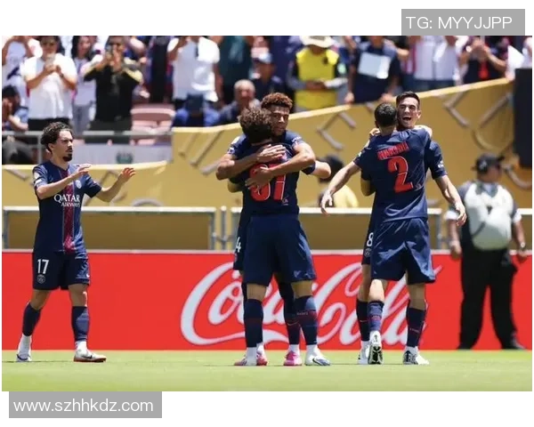 中超激战巴黎圣日耳曼逆转曼联引发争议判罚全场沸腾 中超激战巴黎圣日耳曼逆转曼联引发争议判罚全场沸腾
