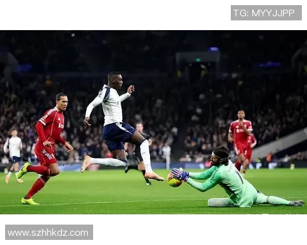 国王杯惊天冷门里昂狂胜热刺五球引发全场震撼