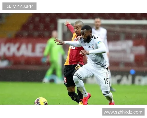 欧冠激战：拜仁凭借红牌争议以一球小胜曼城全场沸腾