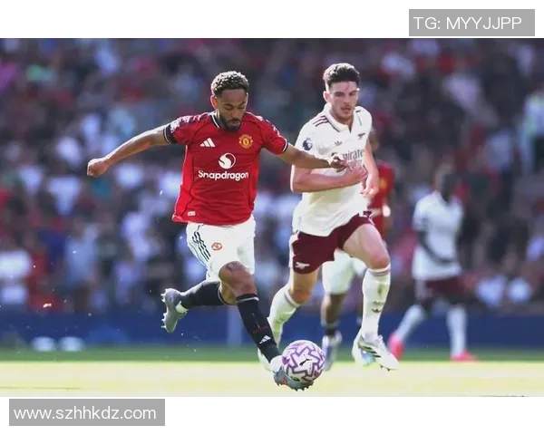 中超激战曼城逆转切尔西争议判罚引发全场热议 中超激战曼城逆转切尔西争议判罚引发全场热议