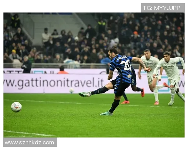 友谊赛精彩对决波尔图与那不勒斯战成平局帽子戏法引发全场欢呼