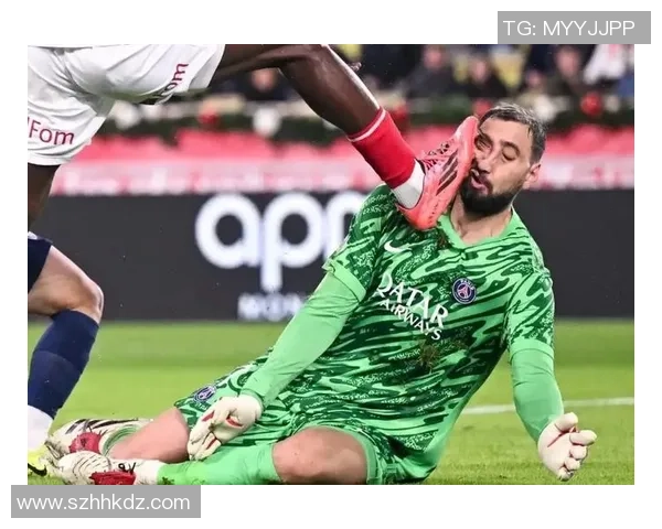 西甲激战:多特蒙德与巴黎圣日耳曼战成平局神扑瞬间引发热议与转会传闻 西甲激战:多特蒙德与巴黎圣日耳曼战成平局神扑瞬间引发热议与转会传闻